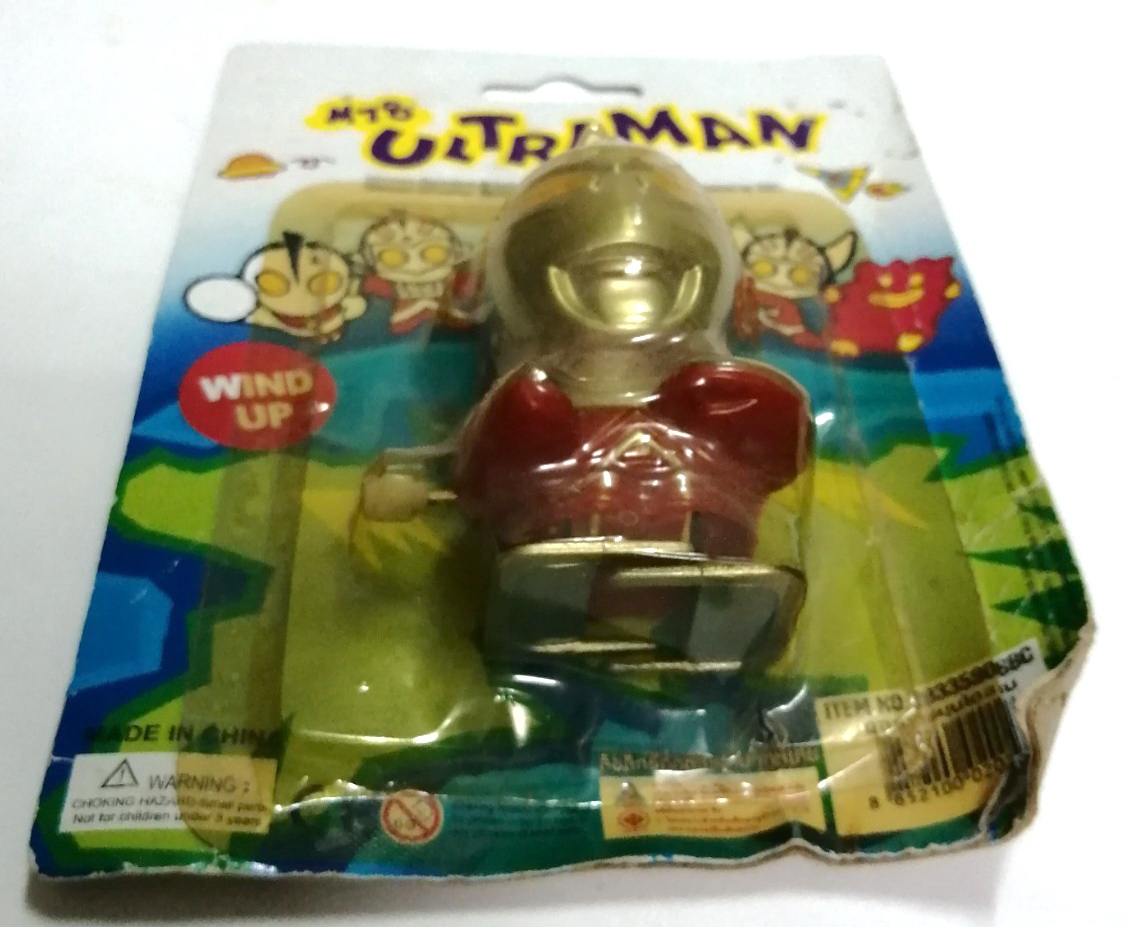 ของสะสม ตุ๊กตาไขลานอุลตร้าเซเว่น Wind Up Doll, Ultra Seven, Thai Copy Right TIGA and CHIYO งานคนไทยลิขสิทธิ์บ.ไทก้า และไชโยฯ ปี2001 สิบแปดปีมาแล้ว ปัจจุบันหายากมาก และอยู่ในแพคแบบนี้ แทบไม่ค่อยได้พบ*** งานสะสมเก่าเก็บ แพคมีรอยยับและงอบ้างตามภาพ พลาสติกซีล