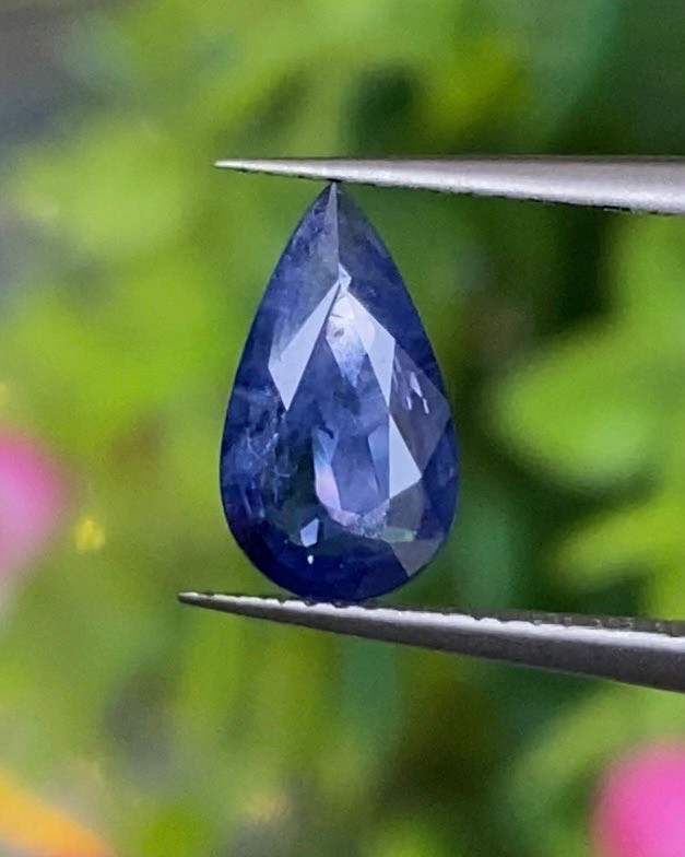 พลอย ไพลิน Blue Sapphire 0.96 กะรัต (Cts.) พลอยแท้ อัญมณีมงคลประจําวันเกิด เครื่องประดับพลอย