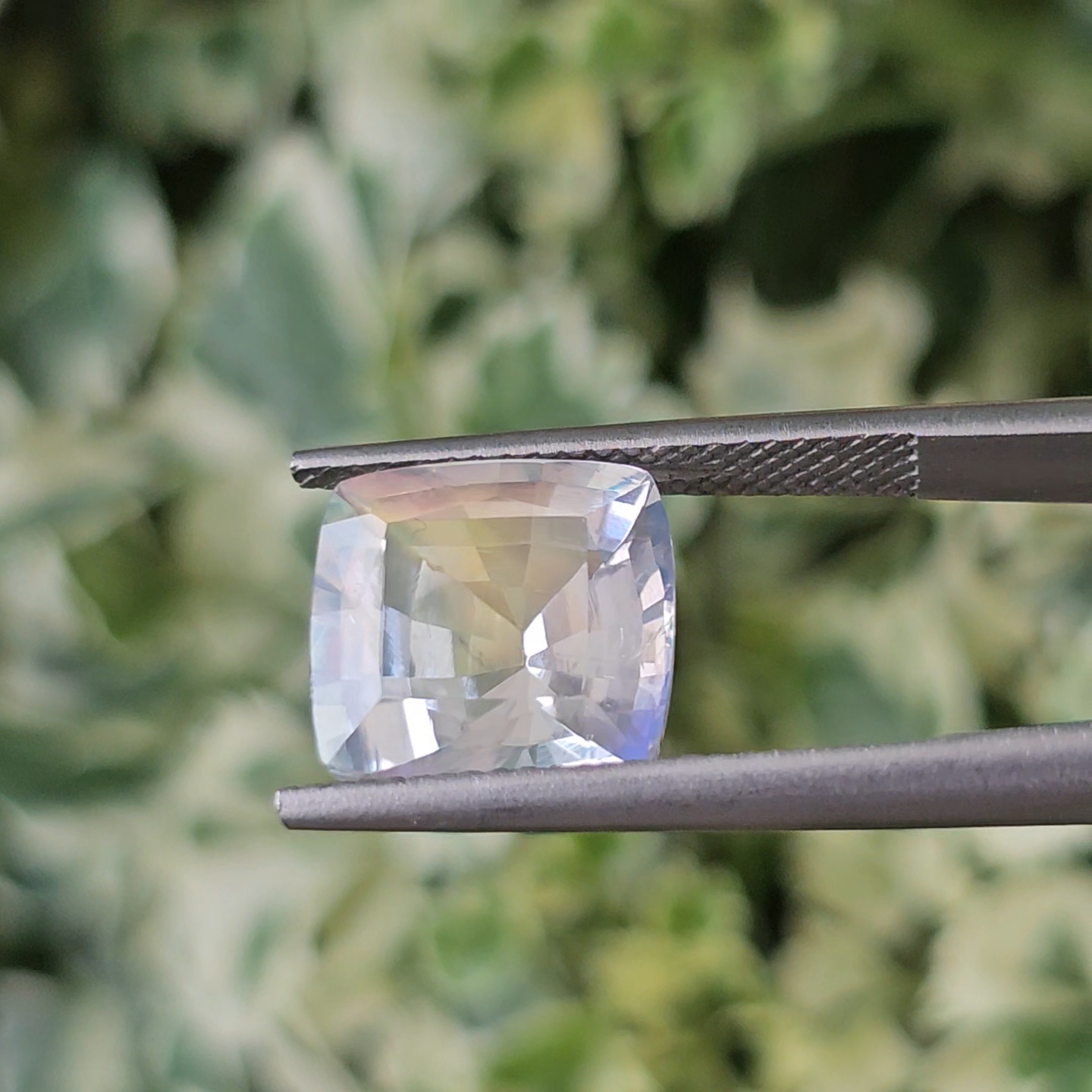 พลอย มูนสโตน เรนโบว์ Rainbow Moonstone 5.64 กะรัต (cts.) พลอยแท้ อัญมณีมงคลประจําวันเกิด เครื่องประดับพลอย