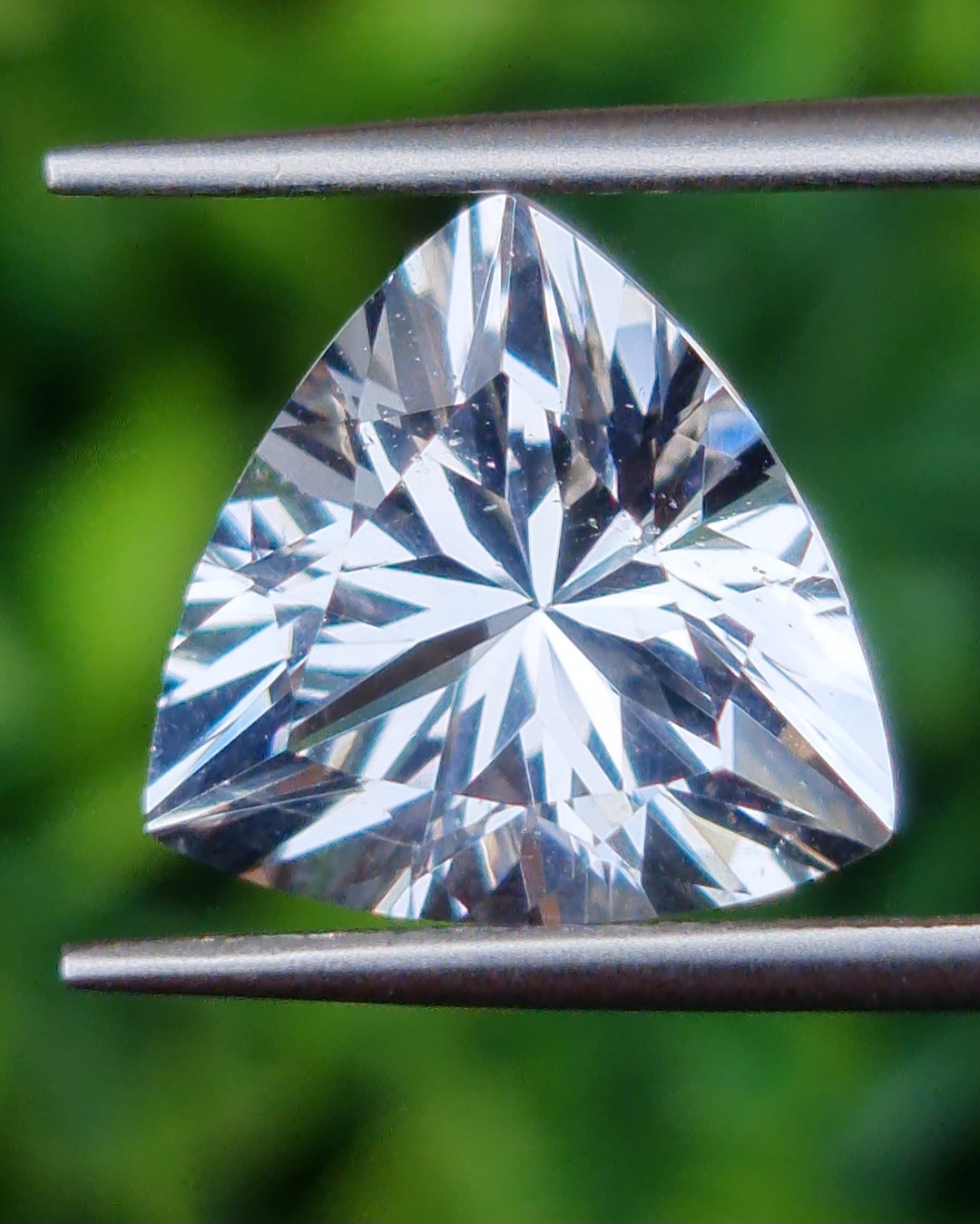 พลอย ไวท์ โทแพซ (White Topaz) 7.64 กะรัต (Cts.) พลอยแท้ อัญมณีมงคลประจําวันเกิด เครื่องประดับพลอย