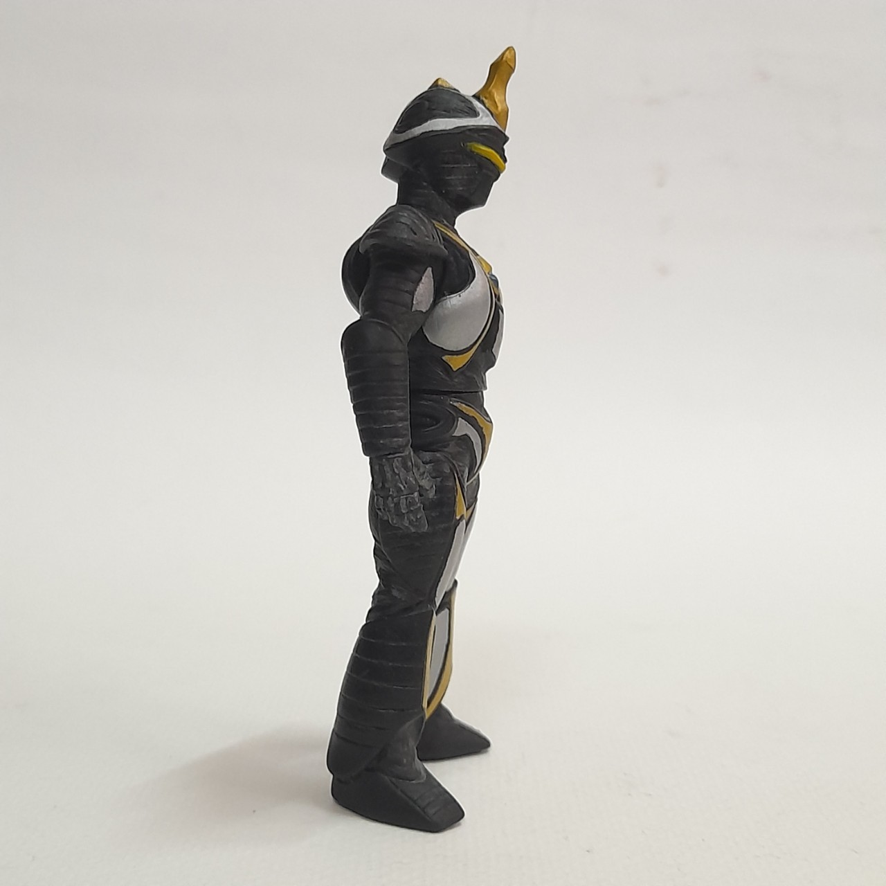 ซอฟ 4-4.5นิ้ว หุ่นสัตว์ประหลาดอะรุกิวรอส ศัตรูอุลตร้าแมนไกอา ขนาดตามรูป มือสองสภาพดี มีรอยบ้าง ค่อนข้างหายาก