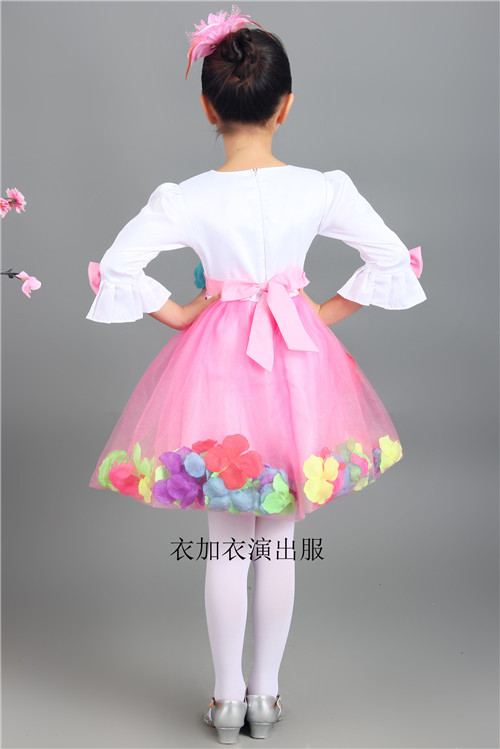 Pre-order ชุดแฟนซี ชุดแสดง ชุดกระโปรงแขนยาว คอกลม แต่งดอก กระโปรงฟูฟ่อง