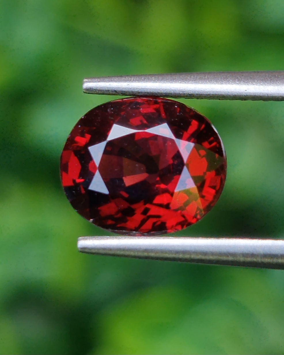 พลอย โรโดไลต์ กาเน็ท Rhodolite Garnet 2.55 กะรัต Cts.พลอยแท้ อัญมณีมงคลประจําวันเกิด เครื่องประดับพลอย