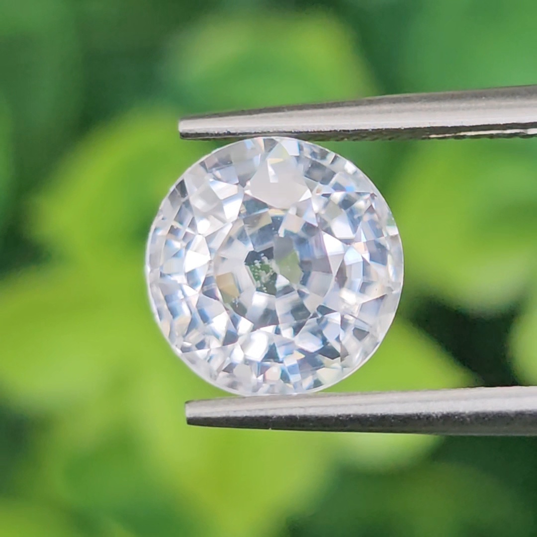 พลอย เพทาย Natural Zircon 4.08 กะรัต (Cts.) พลอยแท้ อัญมณีมงคลประจําวันเกิด เครื่องประดับพลอย