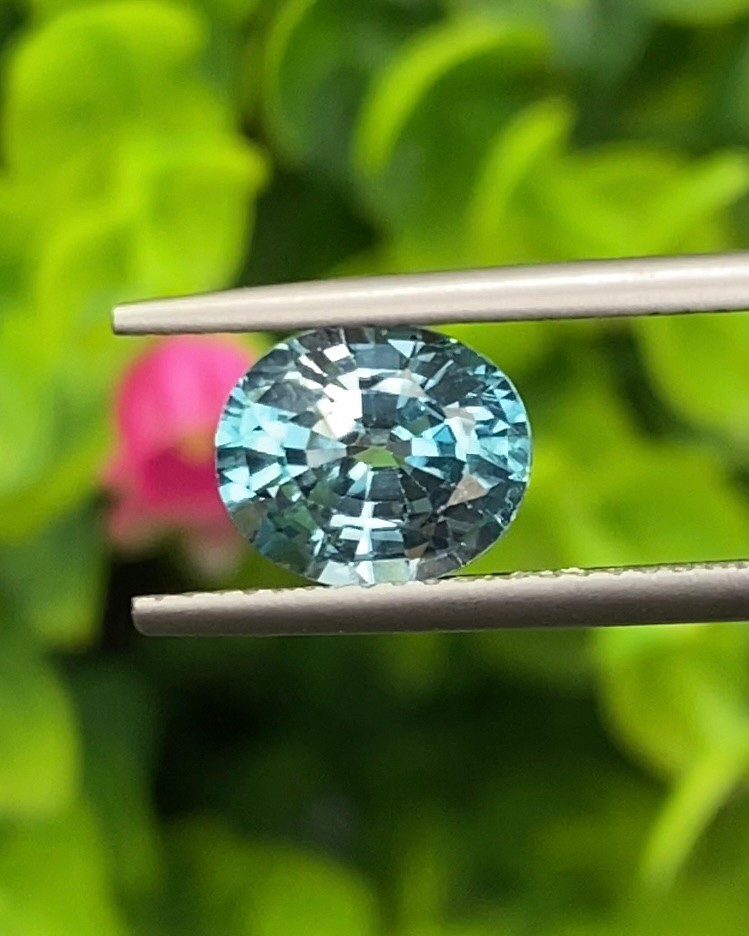 พลอย เพทาย Natural Zircon 2.48 กะรัต (Cts.) พลอยแท้อัญมณีมงคล ประจําวันเกิด เครื่องประดับพลอย