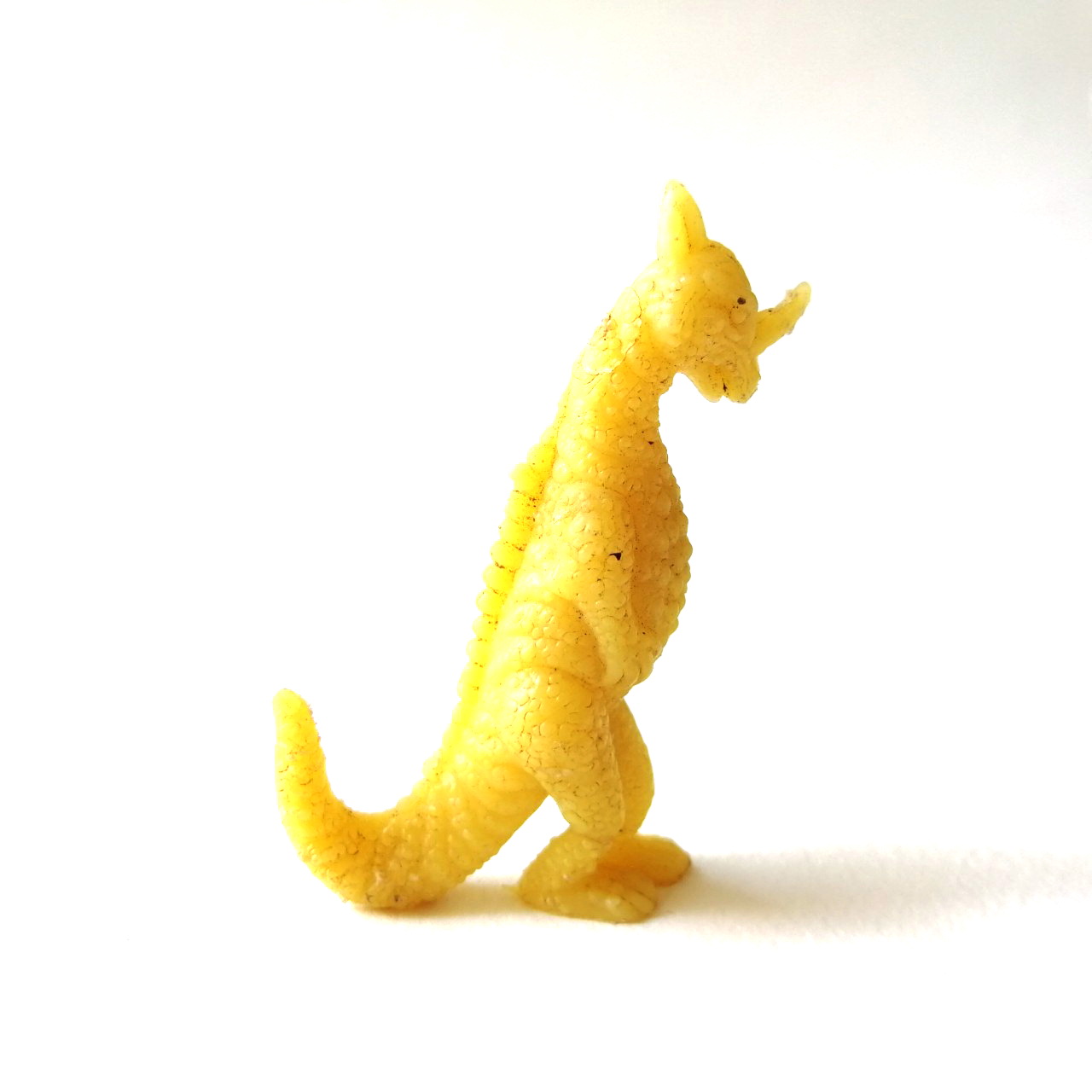 ตุ๊กตุ่นแอ๊นท์ถุงถั่ว สัตว์ประหลาด ขนาด 2.5 นิ้ว สีเหลือง มีนอที่จมูก งานเก่าหายาก สภาพดี