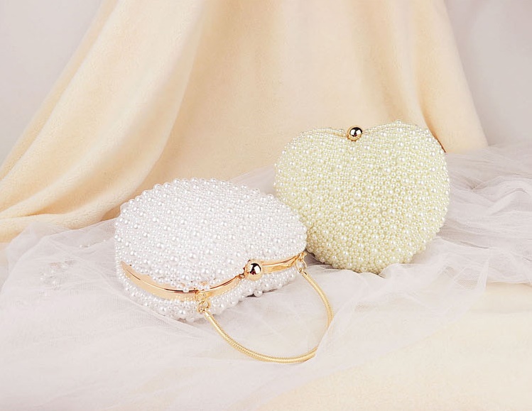 Evening Clutch กระเป๋าออกงาน แต่งมุกทั้งใบ รูปหัวใจ สวยน่ารัก