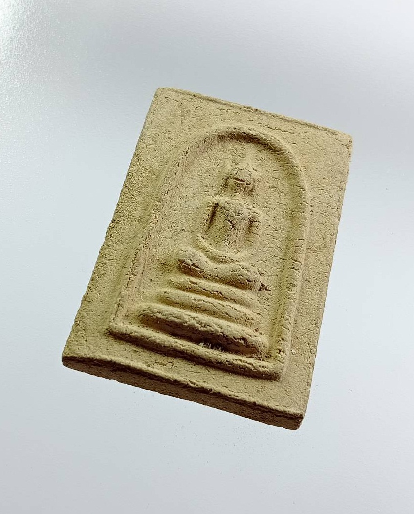 ผ3204 พระสมเด็จ เนื้อผสมแร่เหล็กไหล หลวงพ่อก๋วน วัดตะเคียนทอง จ.ระยอง