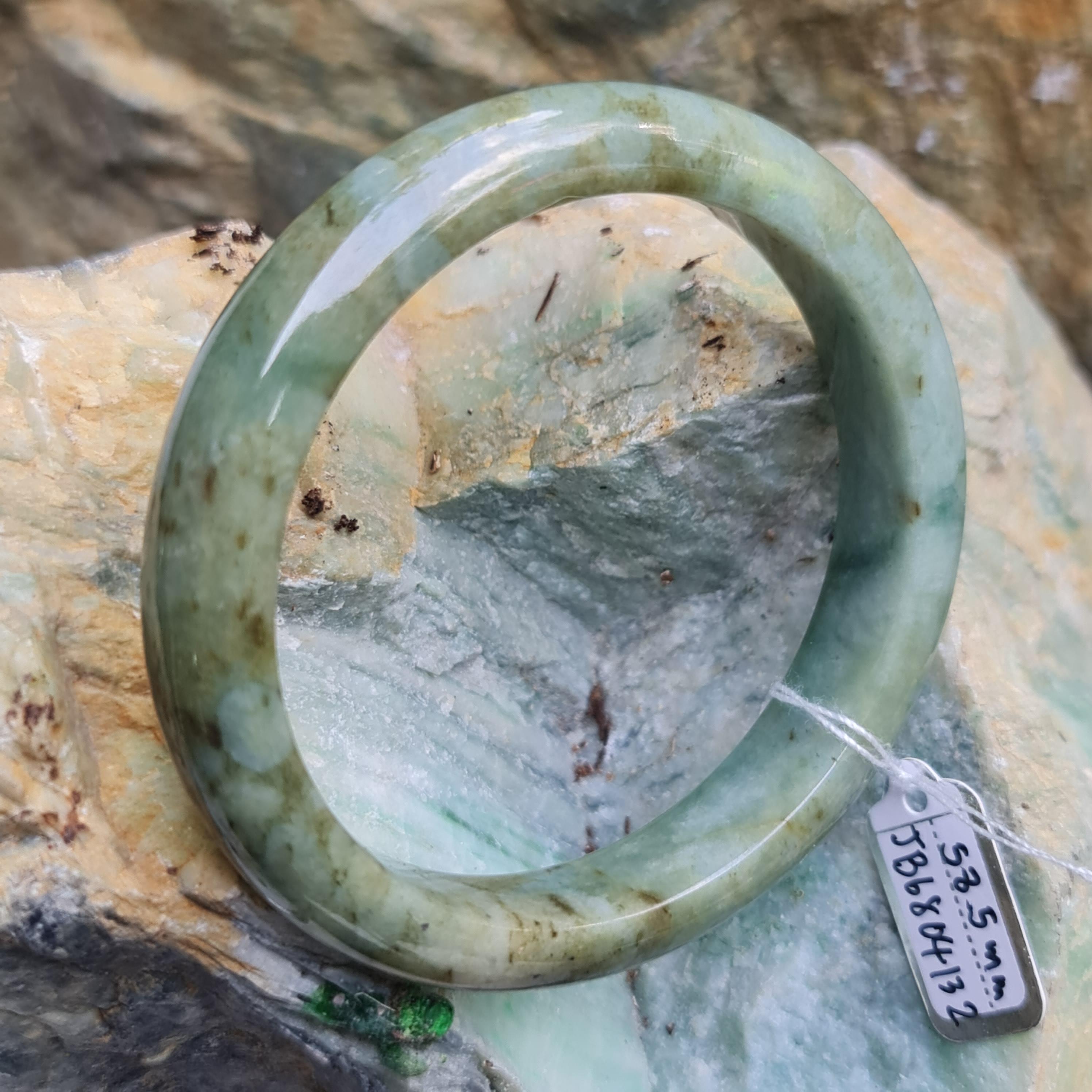 JB6804132 หยก พม่า แท้ Jade กำไลหยก 58.5 มม. (Jadeite bracelet) พม่า (Myanmar)