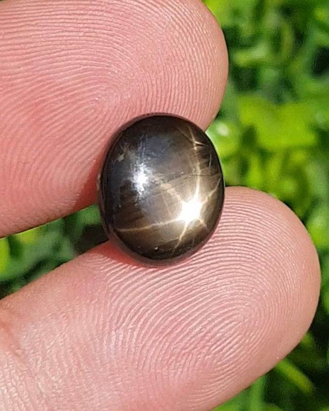 พลอย แบล็ค สตาร์ แซฟไฟร์ Black Star Sapphire 6.18 กะรัต (Cts.) ดิบ Unheated พลอยแท้ อัญมณีมงคลประจําวันเกิด เครื่องประดับพลอย