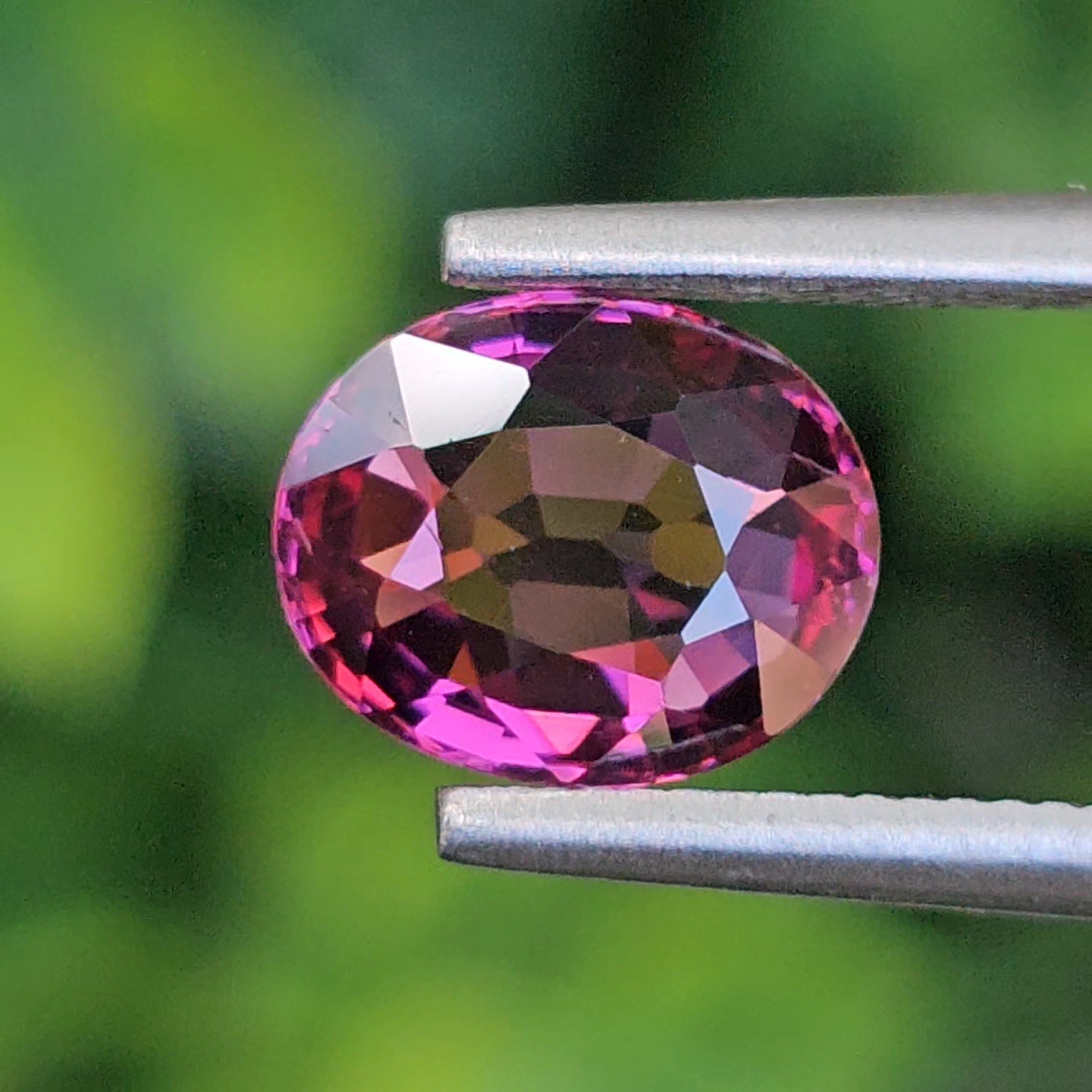 พลอย อุมบาไลต์ การ์เน็ต Umbalite Garnet 1.56 กะรัต (Cts.) ดิบ Unheated ลอยแท้ อัญมณีมงคลประจําวันเกิด เครื่องประดับพลอย