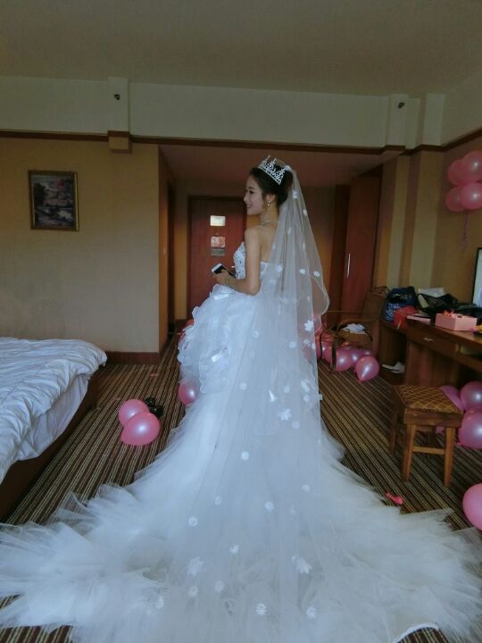 Pre-order ชุดแฟนซี ชุดเจ้าสาว ชุดราตรี สีขาว เกาะอก หน้าสั้นหลังยาว เชือกผูกหลัง