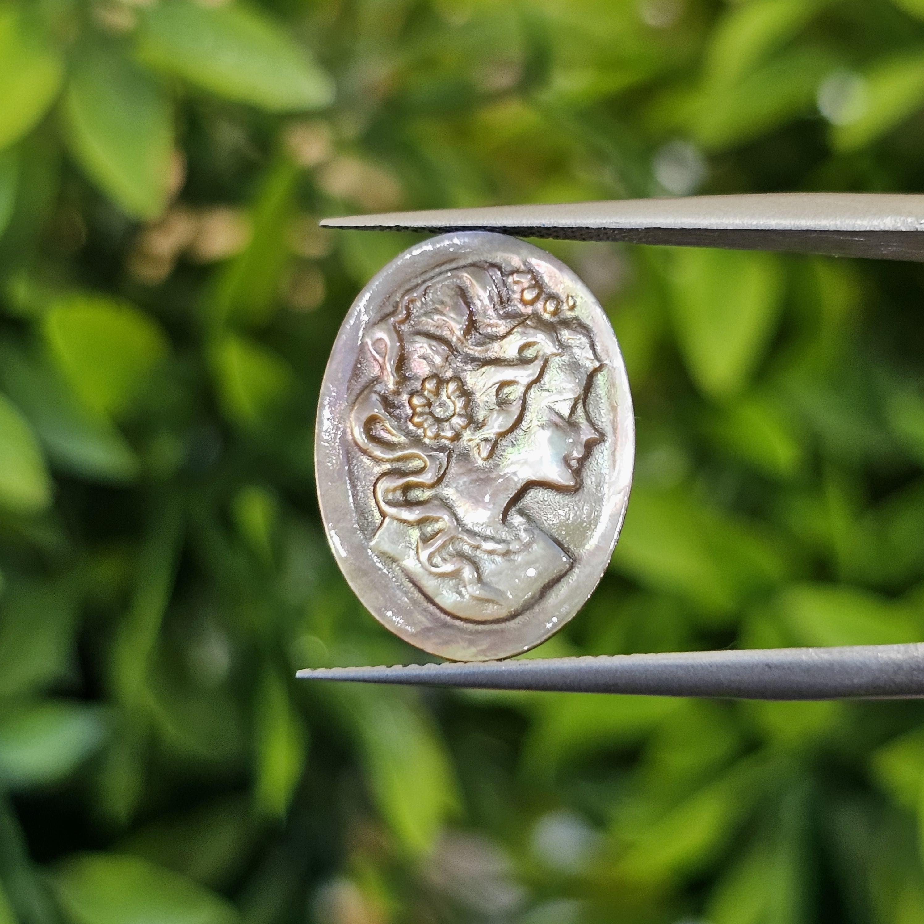 เปลือกหอยมุก แกะสลัก Pearl Shell Carved 3.61 กะรัต (Cts.)