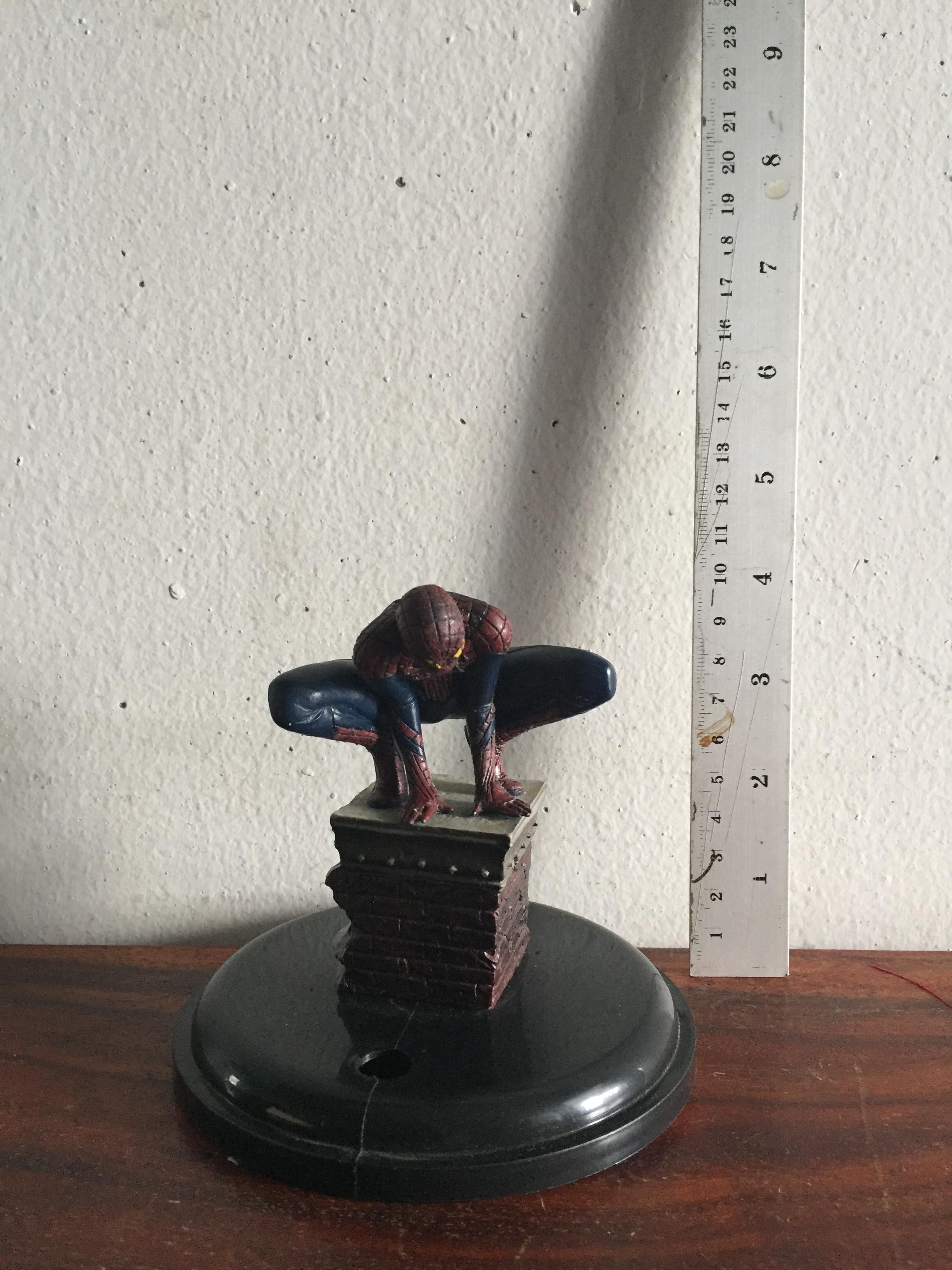 ของสะสมสไปเดอร์แมน Spiderman ท็อปเปอร์แก้วน้ำโรงหนัง สไปเดอร์แมน Spider Man นั่งหลังคาตึก