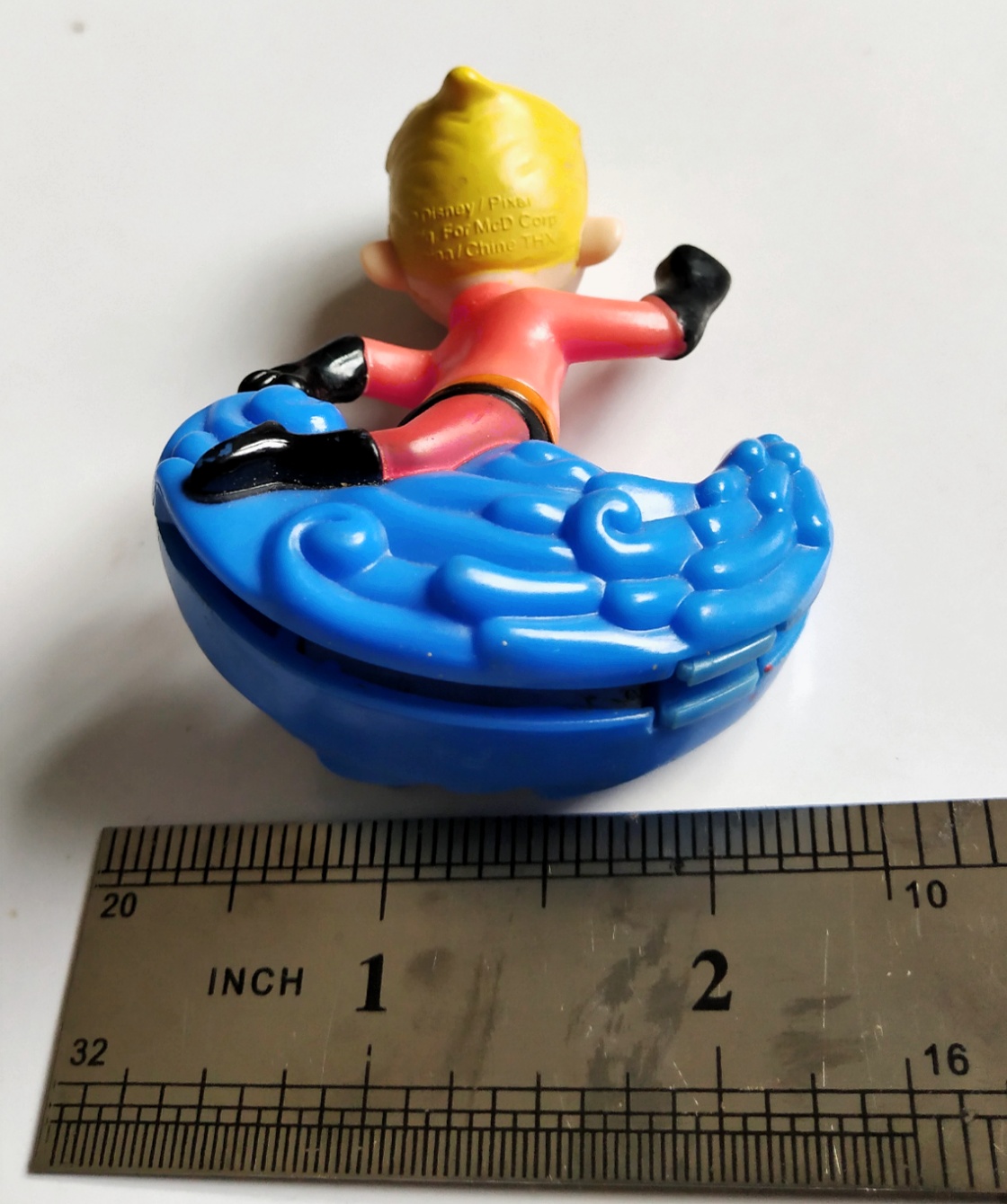 ของสะสมแมคโดนัลด์ จากภาพยนต์การ์ตูนเรื่อง ดิ อินเคร็ดดิเบิ้ล The Incredible , แดช Dash ** อุปกรณ์ไม่ครบ ขาดวงล้อ