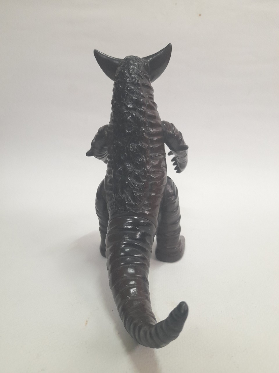 มีหลายภาพ,**ซ่อมเขา***ซอฟ 6.5-7 นิ้ว สัตว์ประหลาดโกโมร่า จากอุลตร้าแมน Bandai Japan 1983 สภาพดี มีรอยบ้าง มีปั๊มใต้เท้า