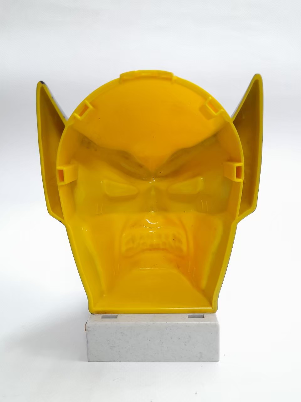 มีหลายภาพ,อกีตที่ใส่ขนม วูฟเวอรีน,หน้า วูลฟ์เวอรีน ฉบับคอมมิค มีฐานวางโชว์ เป็นพลาสติกลงสีสำเร็จ ขนาดตามรูป