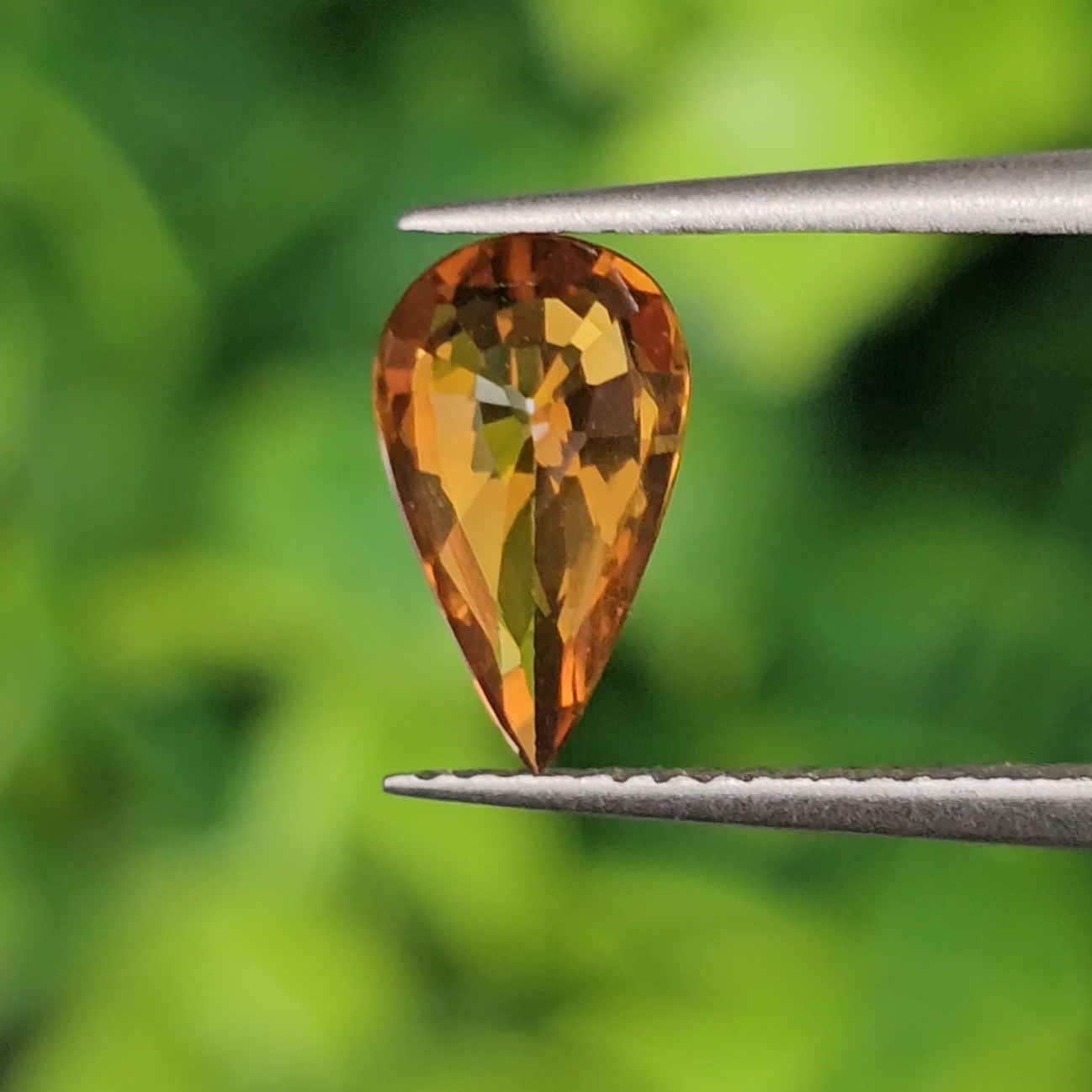 พลอย บุษราคัม yellow sapphire 1.00 กะรัต (Cts.) พลอยแท้ อัญมณีมงคลประจําวันเกิด เครื่องประดับพลอย