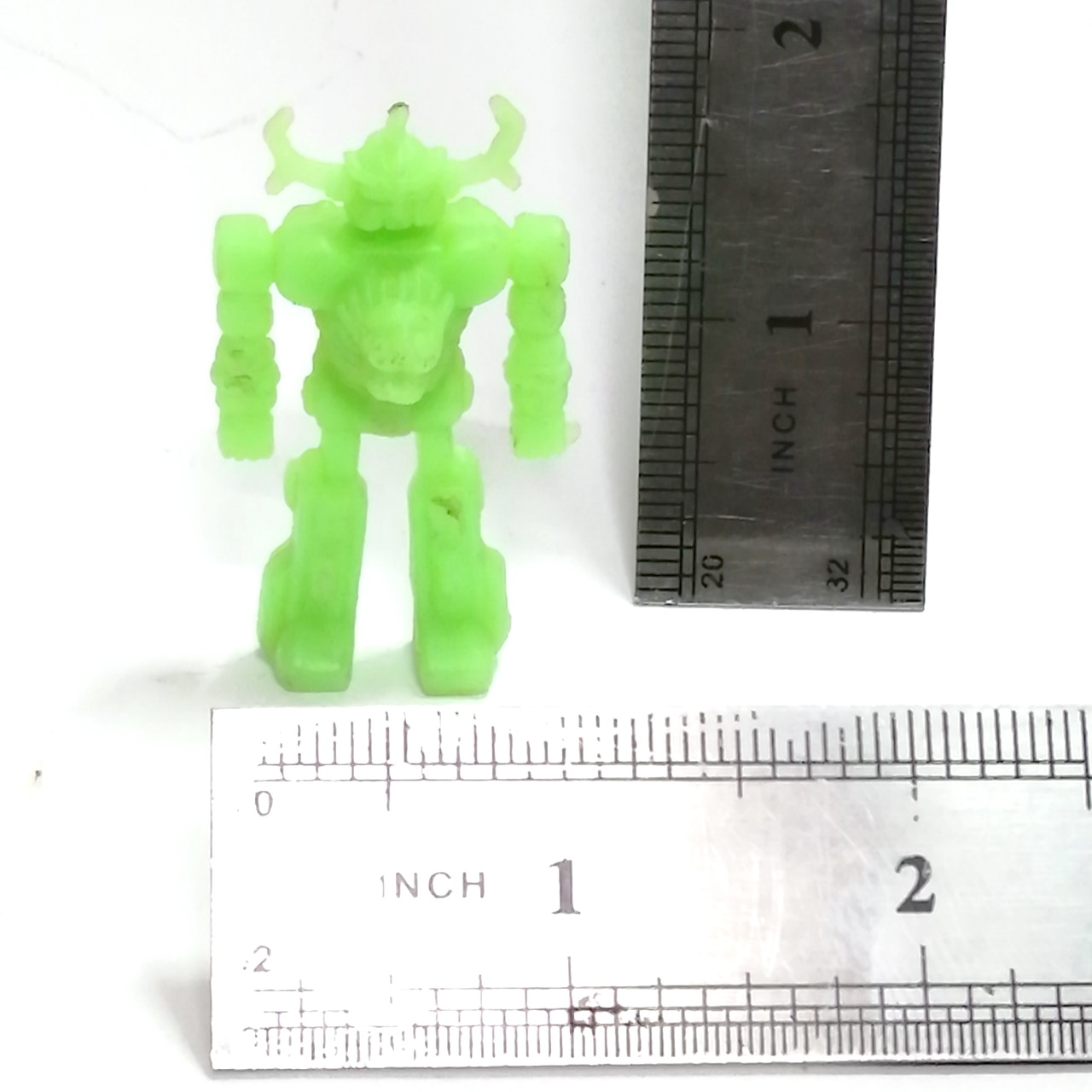 ตุ๊กตุ่นพลาสติกกึ่งแข็ง ขนาด2นิ้ว หุ่นดัลทาเนียส สีเขียวอ่อน ขนาดตามรูป งานเก่าเก็บ