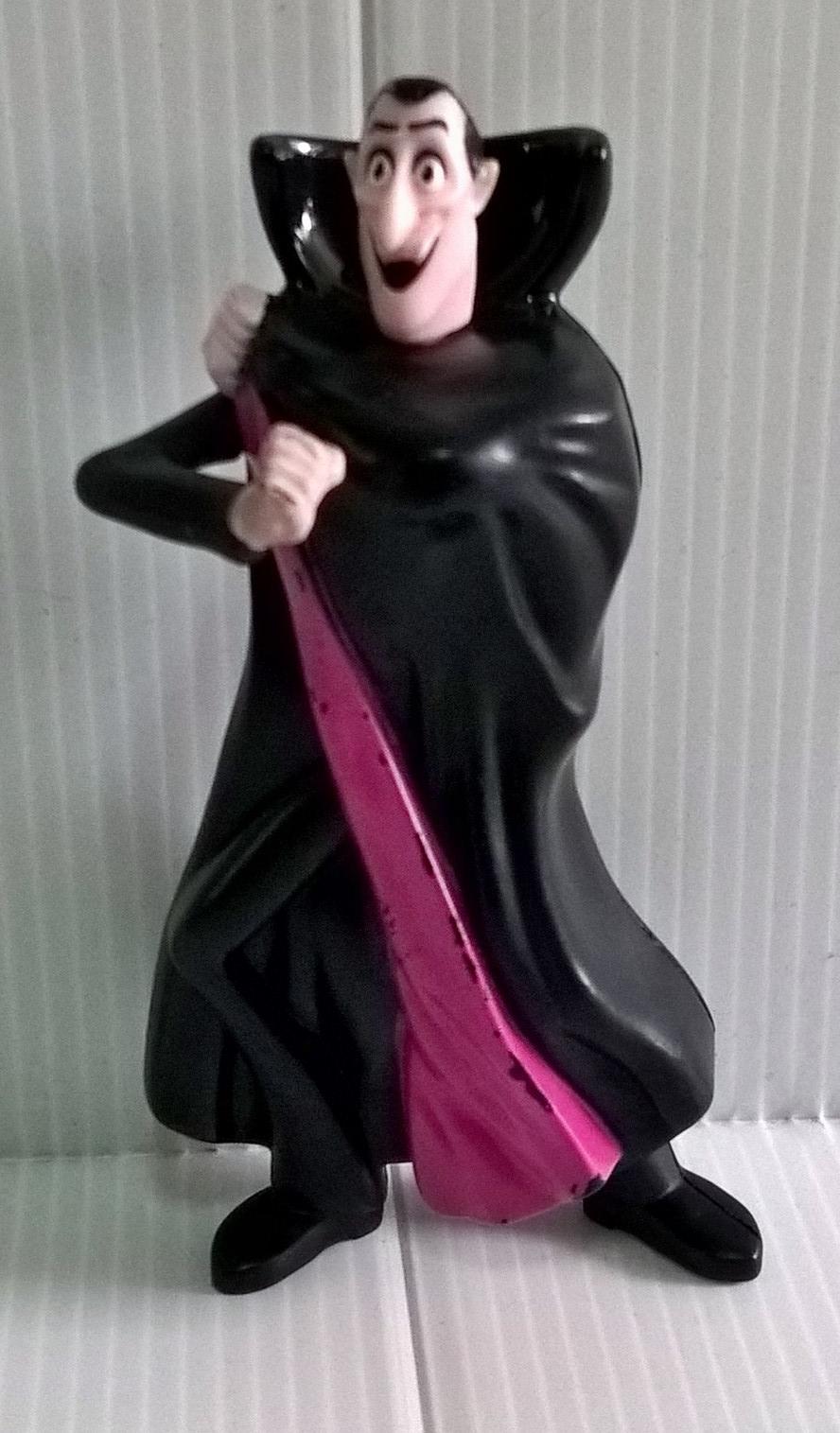 Dracular จาก hotel transylvania ขนาดประมาณ 10 cm.