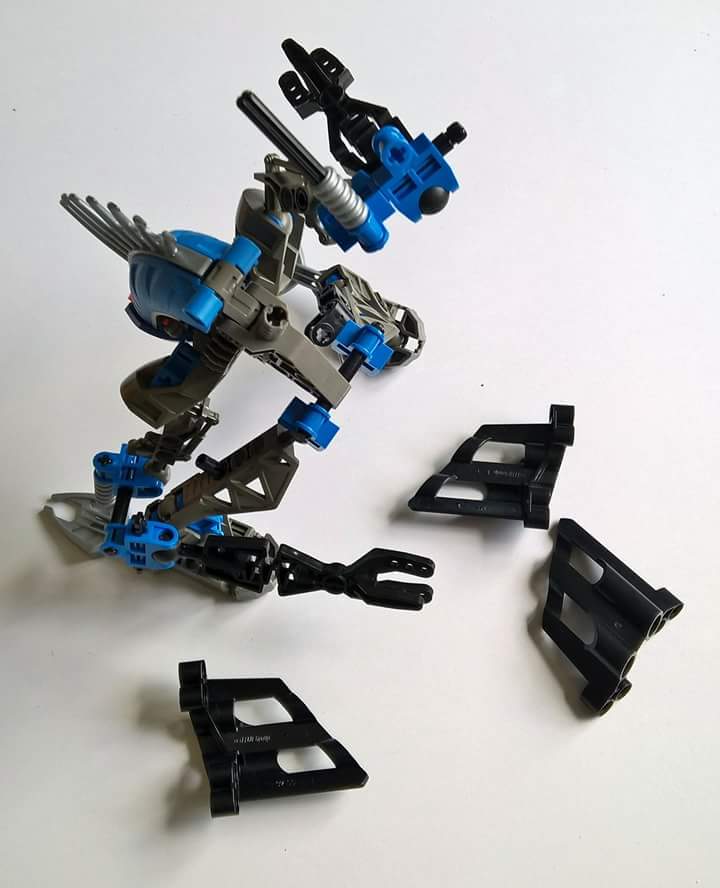 ขายชุดตัวต่อพลาสติกเสริมทักษะ แยกได้ทุกชิ้นส่วนและสามารถประกอบเป็นอะไรก็ได้ตามใจนึก สีฟ้า