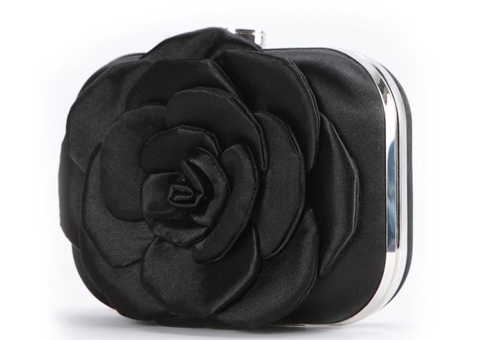 พร้อมส่ง Evening Clutch กระเป๋าออกงาน สวยหวาน รูปดอกกุหลาบ 3 มิติ (พร้อมสายโซ่สั้นและยาว)