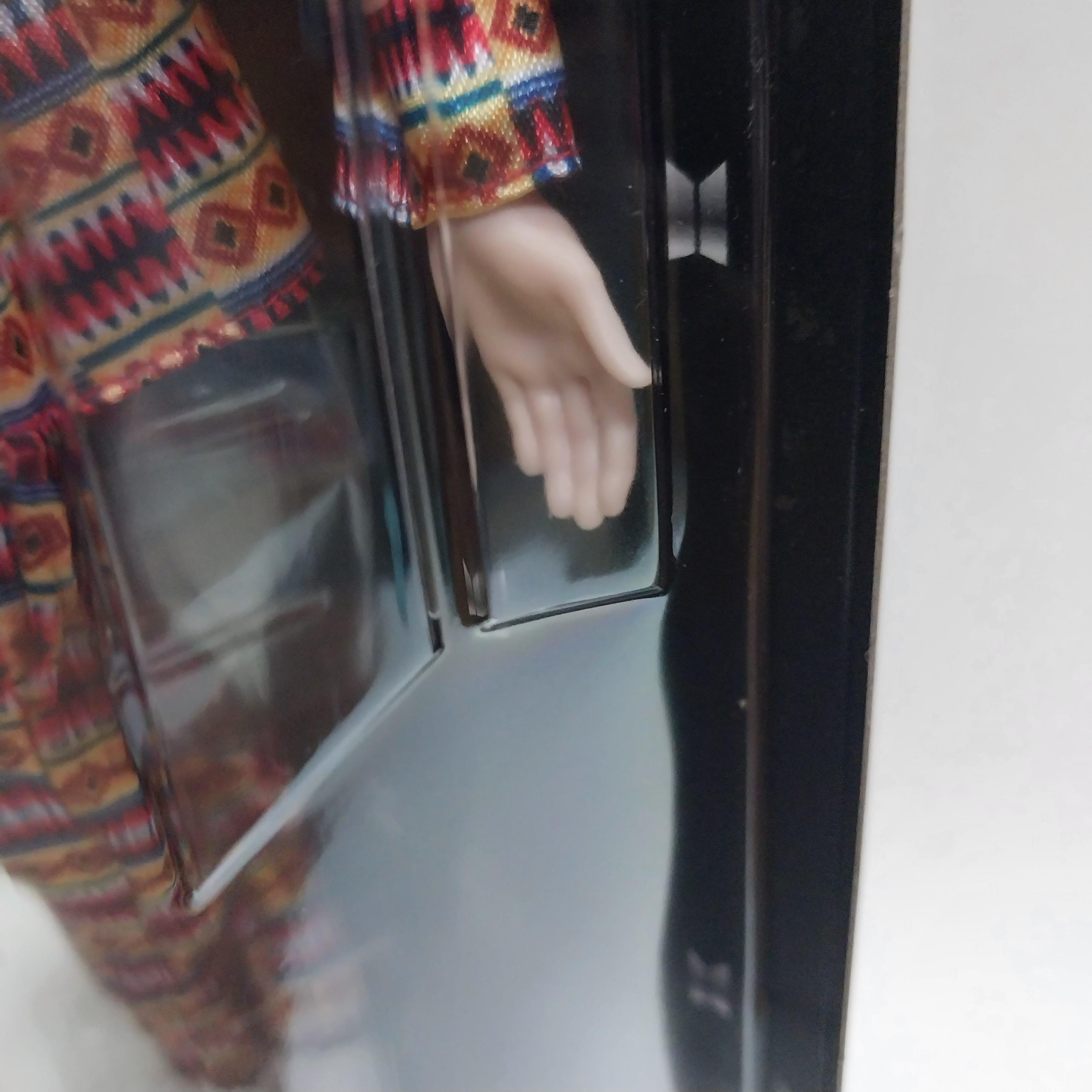 มีหลายภาพ มือ1 กล่องชำรุดบ้าง มีหลายภาพ ตุ๊กตาบอยแบรนด์เกาหลี BTS ของแท้แมทเทล