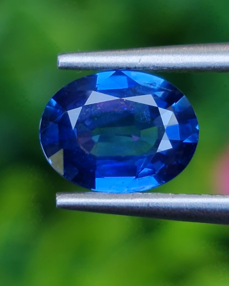 พลอยไพลิน (Blue Sapphire) 1.08 กะรัต (Cts.) พลอยแท้ อัญมณีมงคลประจําวันเกิด เครื่องประดับพลอย