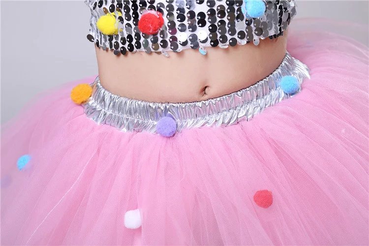 Pre-order ชุดแฟนซี ชุดแสดง เสื้อไหล่เฉียง กระโปรงฟูฟ่อง ปักเลื่อม สวยงาม