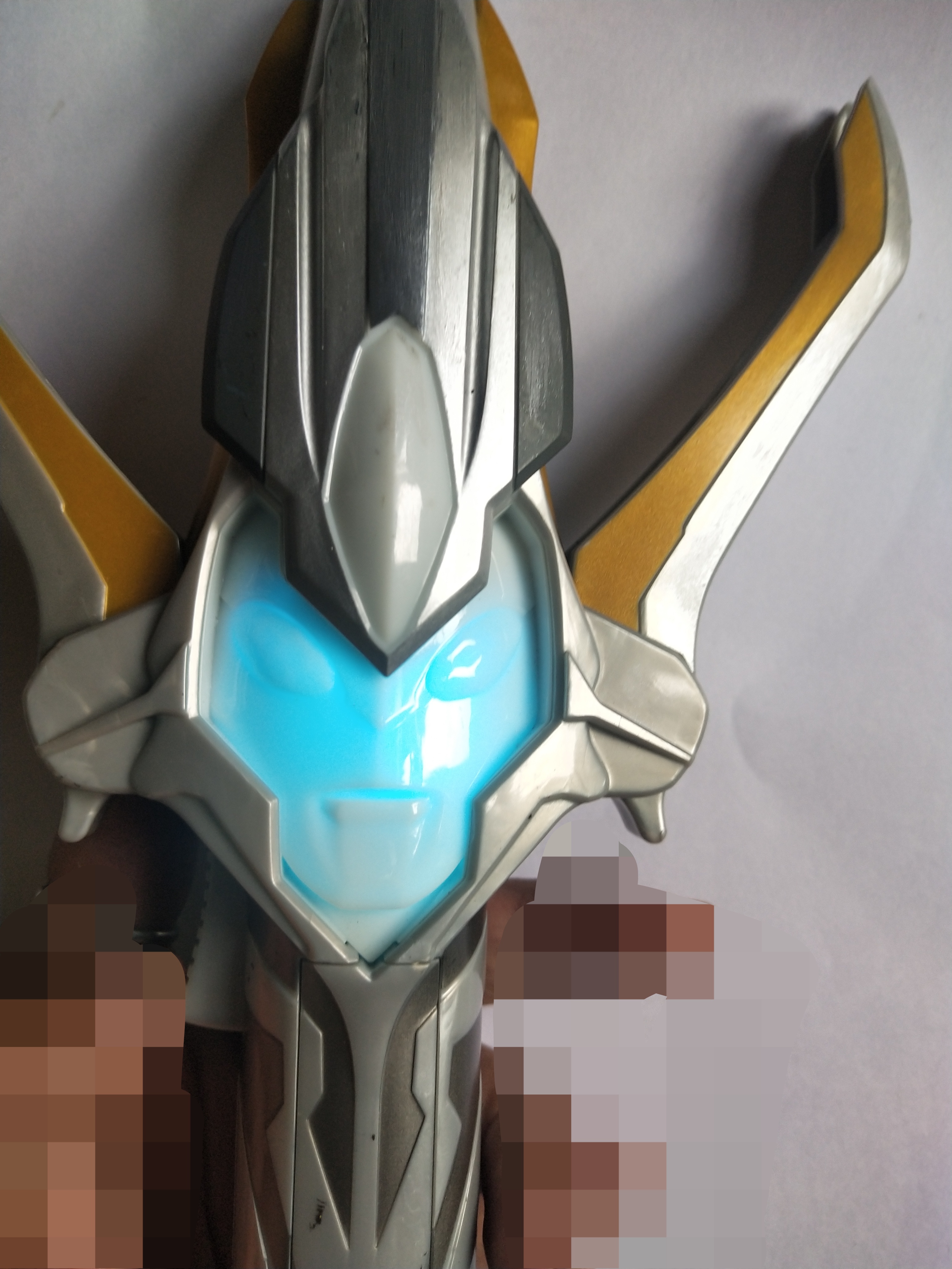 มีหลายภาพ ,**ซ่อมสีบางส่วน ,สีถลอกบางจุด ,Dx อุปกรณ์แปลงร่าง กิงกะสปาร์ค ของอุลตร้าแมนกิงกะ มีไฟ มีเสียง กลไกปกติ มีตำหนิตามภาพ