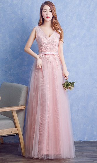 พร้อมส่ง ชุดราตรียาว แขนกุด สีชมพู แต่งลายลูกไม้ ผ้าตาข่าย ข้างในปักเลื่อม สวยหรู เชือกผูกหลัง