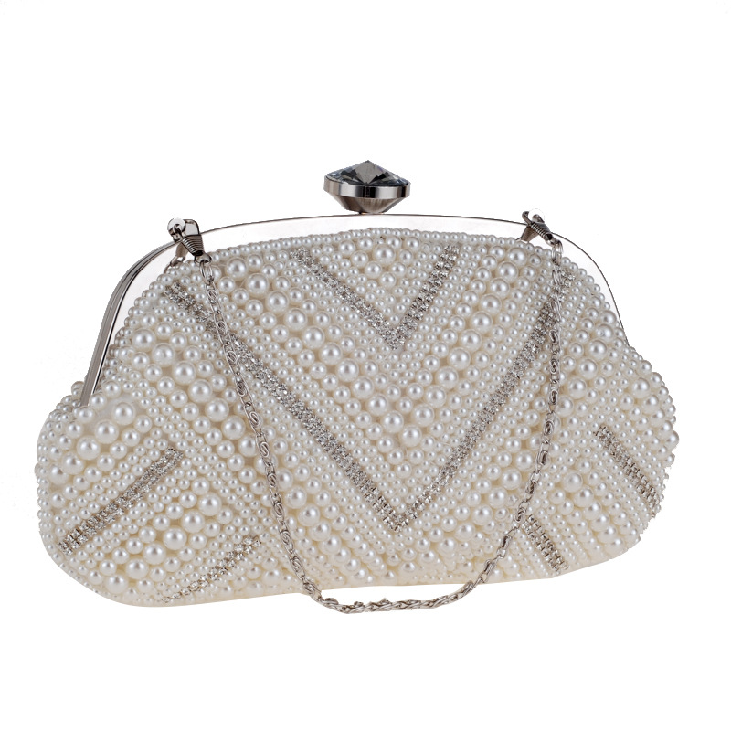 Pre-order กระเป๋าออกงาน Evening Clutch สีขาว แต่งมุกทั้งใบ จุกเปิด/ปิดเพชร สวยหรู พร้อมสายสะพาย