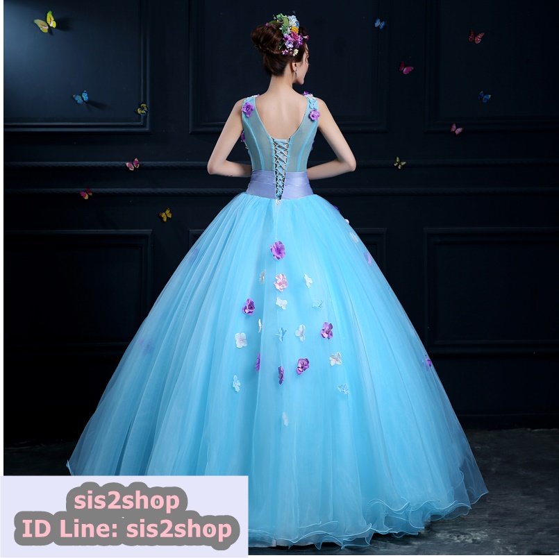 พร้อมเช่า ชุดแฟนซียาว แบบแขนกุด กระโปรงผ้าแก้ว ช่วงบนเป็นผ้าตาข่าย แซมด้วยดอกและผูกโบว์ช่วงเอว สวยมาก สีฟ้า (เชือกผูกหลัง)