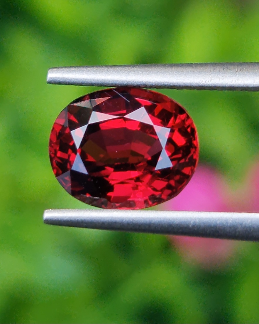 พลอย โรโดไลต์ กาเน็ท Rhodolite Garnet 2.44 กะรัต Cts.พลอยแท้ อัญมณีมงคลประจําวันเกิด เครื่องประดับพลอย
