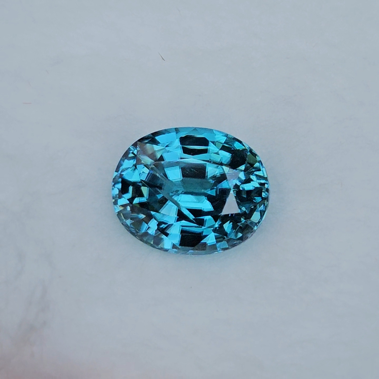 พลอย เพทาย (Zircon) 4.65 กะรัต (Cts.) พลอยแท้ อัญมณีมงคลประจําวันเกิด เครื่องประดับพลอย