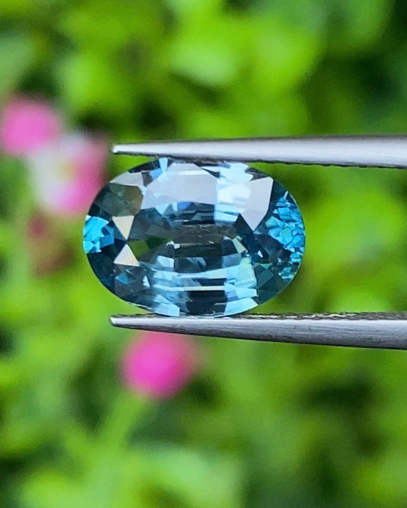 พลอย เพทาย (Zircon) 3.39 กะรัต (Cts.) พลอยแท้ อัญมณีมงคลประจําวันเกิด เครื่องประดับพลอย