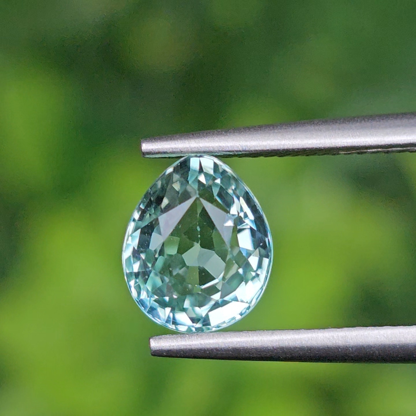 พลอย ทัวร์มาลีน (Tourmaline) 1.42 กะรัต (Cts.) พลอยแท้ อัญมณีมงคลประจําวันเกิด เครื่องประดับพลอย