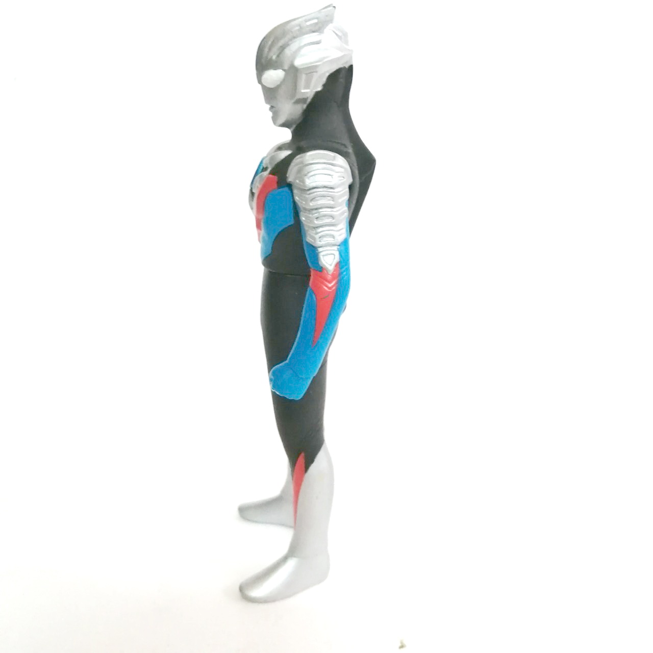 ซอฟ 5 -5.5 นิ้ว อุลตร้าแมน ออบ ร่าง เอเมเรี่ยม สลักเกอร์ ขนาดตามรูป *** มีรอยสีถลอกบ้าง