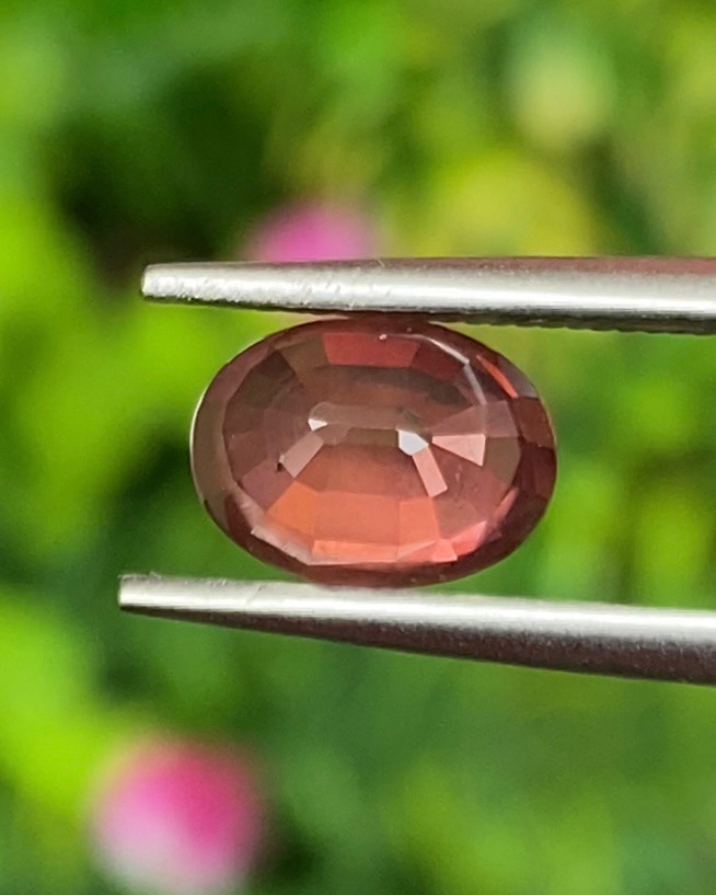 พลอย เพทาย Natural Zircon 2.08 กะรัต (Cts.) พลอยแท้ อัญมณีมงคลประจําวันเกิด เครื่องประดับพลอย