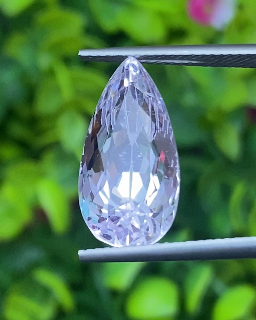 พลอย คุนไซท์ Kunzite 13.18 กะรัต (Cts.) พลอยแท้อัญมณีมงคล ประจําวันเกิด เครื่องประดับพลอย