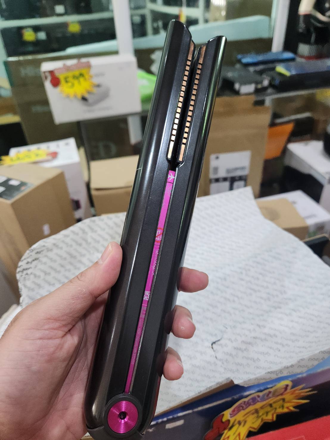 เครื่องหนีบผม Dyson Corrale+Adapter+แท่นชาร์จ มือสองสภาพเหมือนใหม่เลย