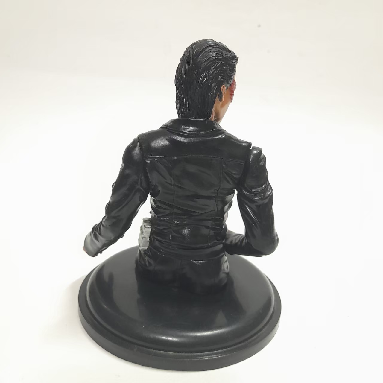 ของสะสม ท๊อปเปอร์อินทรีแดง รุ่นอนันดา ท๊อปเปอร์ฝาแก้วน้ำอินทรีแดง รุ่นอนันดา เอเวอริ่งแฮมของเมเจอร์ ปี2010 สูง 16 ซม. ทำสีสำเร็จ มีฐานฝา *** ไม่มีดาบ งานเก่าหายากและสภาพสะสมเก่าเก็บ