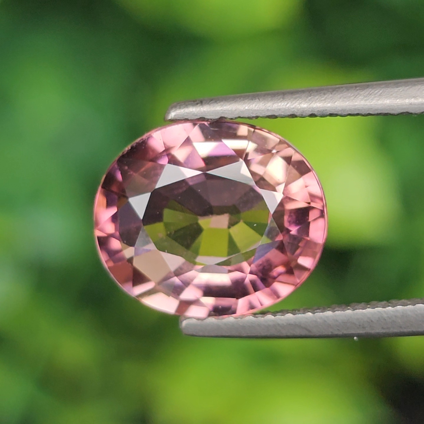 พลอย ทัวร์มารีน (Tourmaline) 2.68 กะรัต (Cts.) อัญมณีมงคลประจําวันเกิด เครื่องประดับพลอย