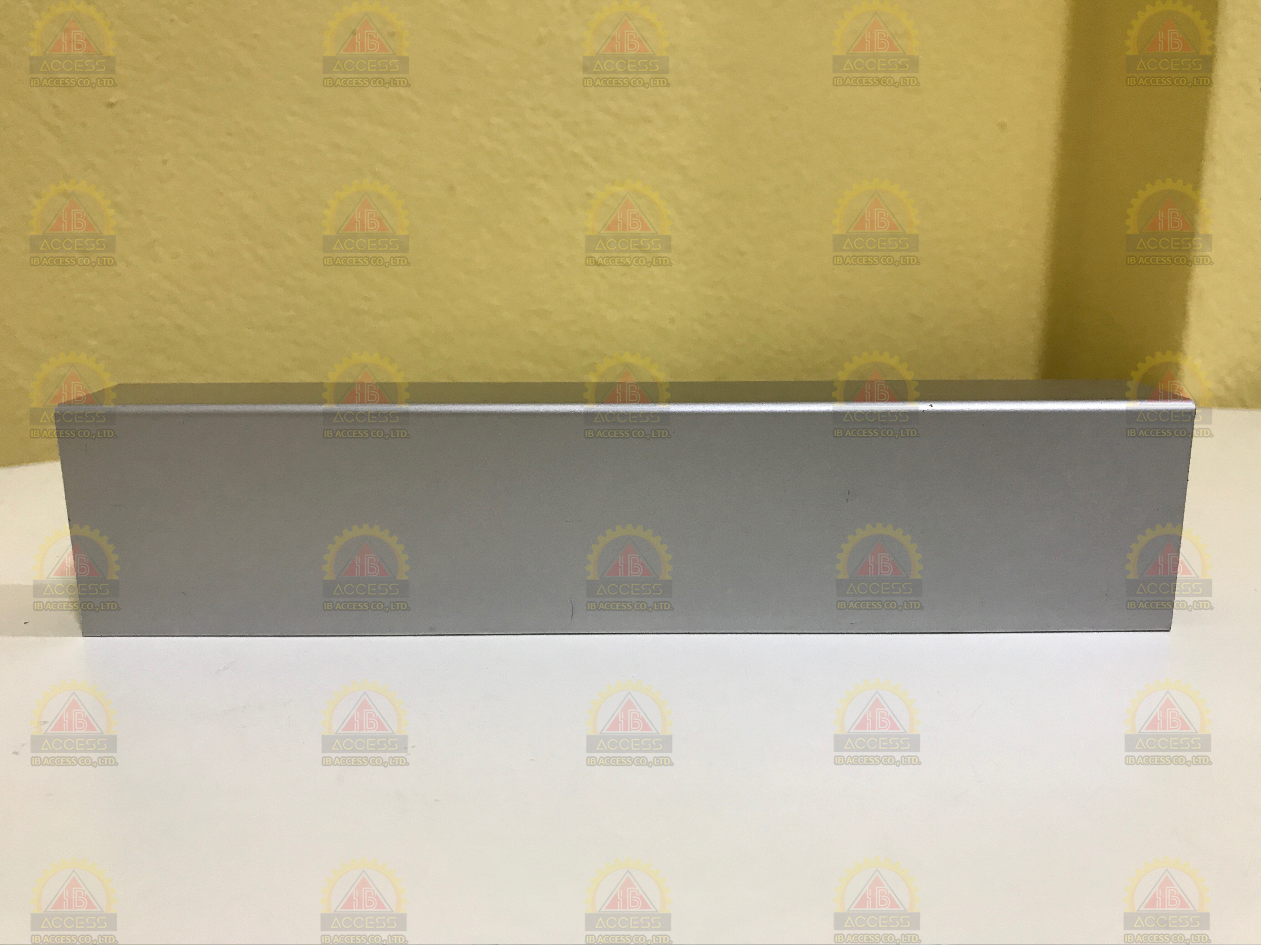 U Bracket สำหรับประตูกระจกบานเปลือยล่าง ยี่ห้อ BEL รุ่น U1-600