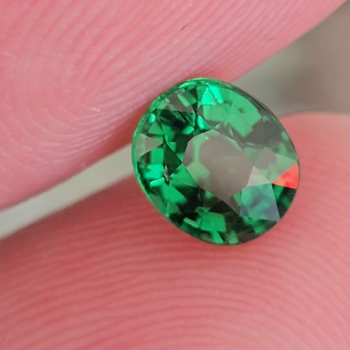 พลอย ซาโวไรท์ Tsavorite Garnet 1.24 กะรัต (Cts.) ดิบ Unheated พร้อมใบเซอร์ อัญมณีมงคลประจําวันเกิด เครื่องประดับพลอย