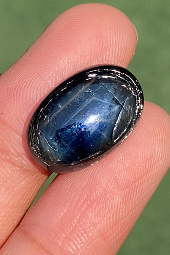 พลอย ไพลิน สตาร์ แซฟไฟร์ Blue Star Sapphire 20.58 กะรัต (Cts.) ดิบ Unheated พลอยแท้ อัญมณีมงคลประจําวันเกิด เครื่องประดับพลอย