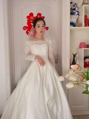 ชุดแต่งงาน ไหล่ปาด แขนยาว ชายตรง