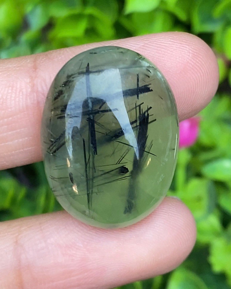ไหมดำ พรีไนท์ Prehnite with Black tourmaline 41.74 กะรัต Cts. พลอยแท้ อัญมณีมงคลประจําวันเกิด เครื่องประดับพลอย