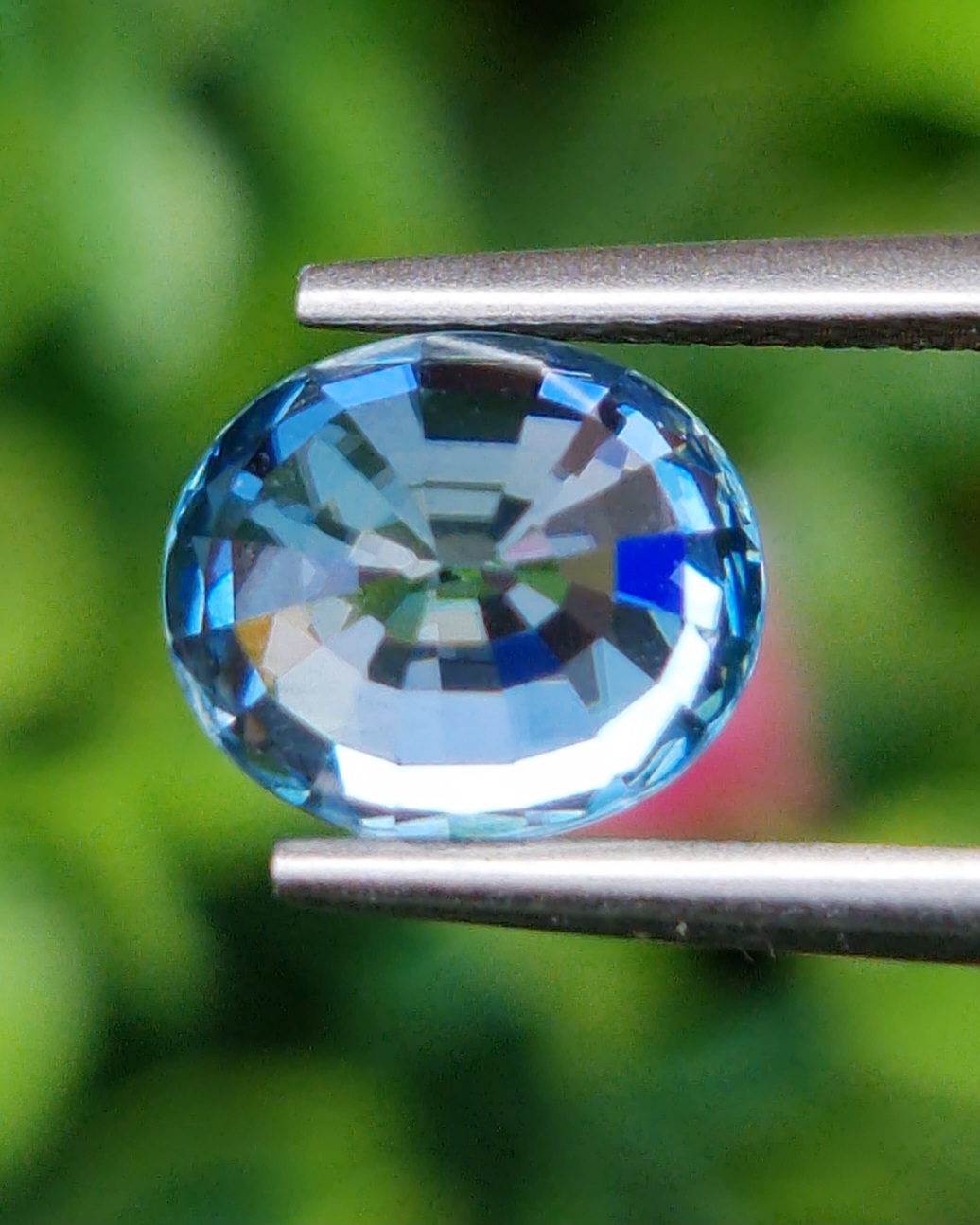 พลอย เพทาย (Zircon) 3.79 กะรัต (Cts.) พลอยแท้ อัญมณีมงคลประจําวันเกิด เครื่องประดับพลอย