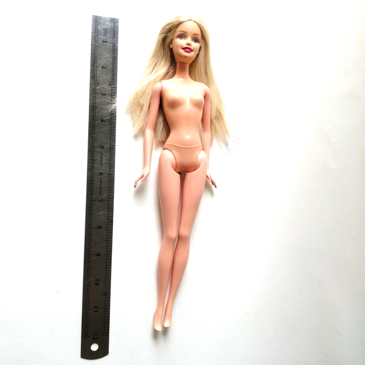 ตุ๊กตาบาร์บี้ Mattel 1999 Indonesia ผมทอง ขายาง พับงอได้ ไม่รวมฐาน